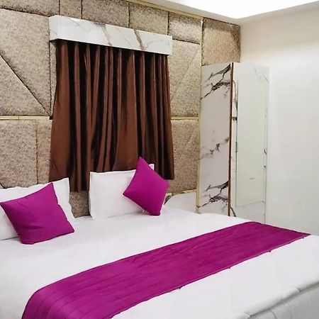 Hotel Karnavati Αχμπανταμπάντ Εξωτερικό φωτογραφία