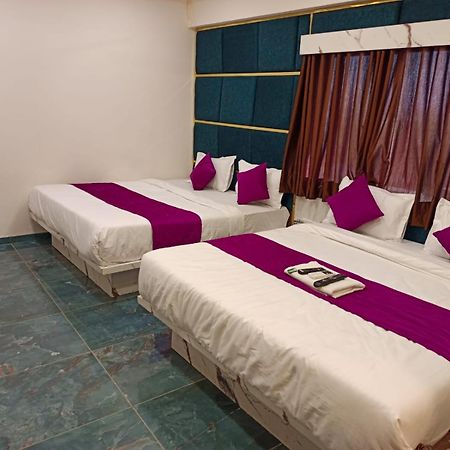 Hotel Karnavati Αχμπανταμπάντ Εξωτερικό φωτογραφία