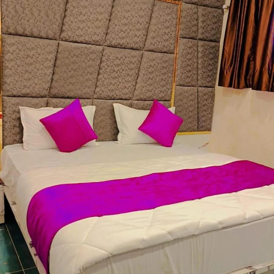 Hotel Karnavati Αχμπανταμπάντ Εξωτερικό φωτογραφία