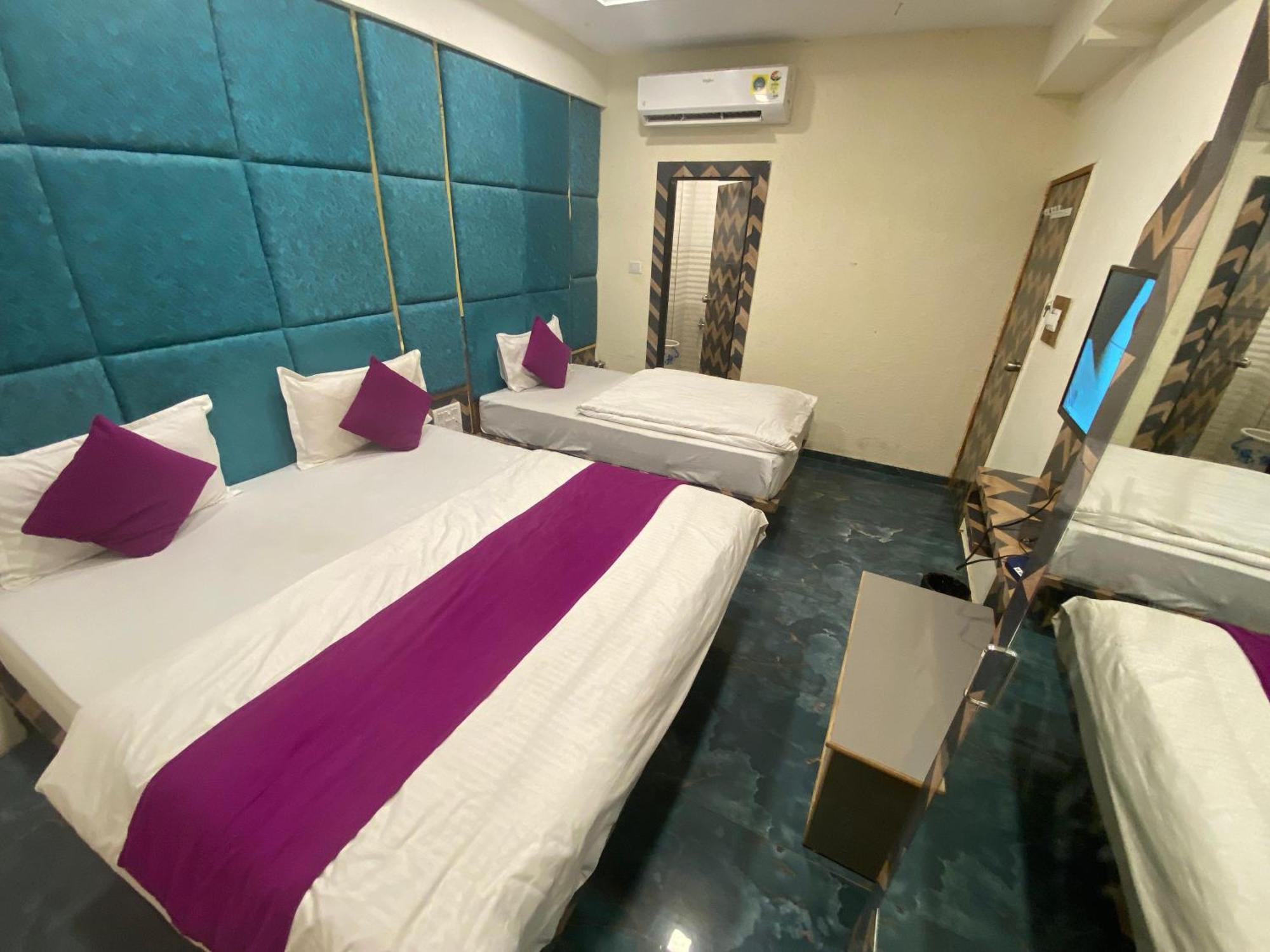 Hotel Karnavati Αχμπανταμπάντ Εξωτερικό φωτογραφία