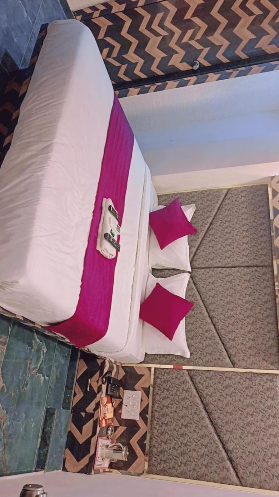 Hotel Karnavati Αχμπανταμπάντ Εξωτερικό φωτογραφία